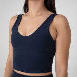Top azul marino